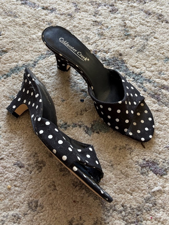 Coldwater Creek Shoes - Vintage Y2K Coldwater Creek Polkadot Kitten Heels
